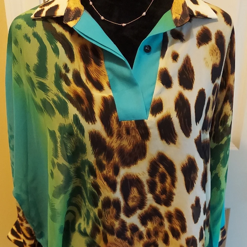 Chic Leopard Print Blouse with Teal Highlights - Picture 3 of 3